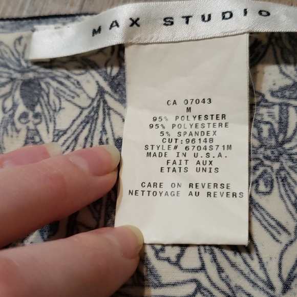 Black and white floral wrap top - Picture 4 of 4